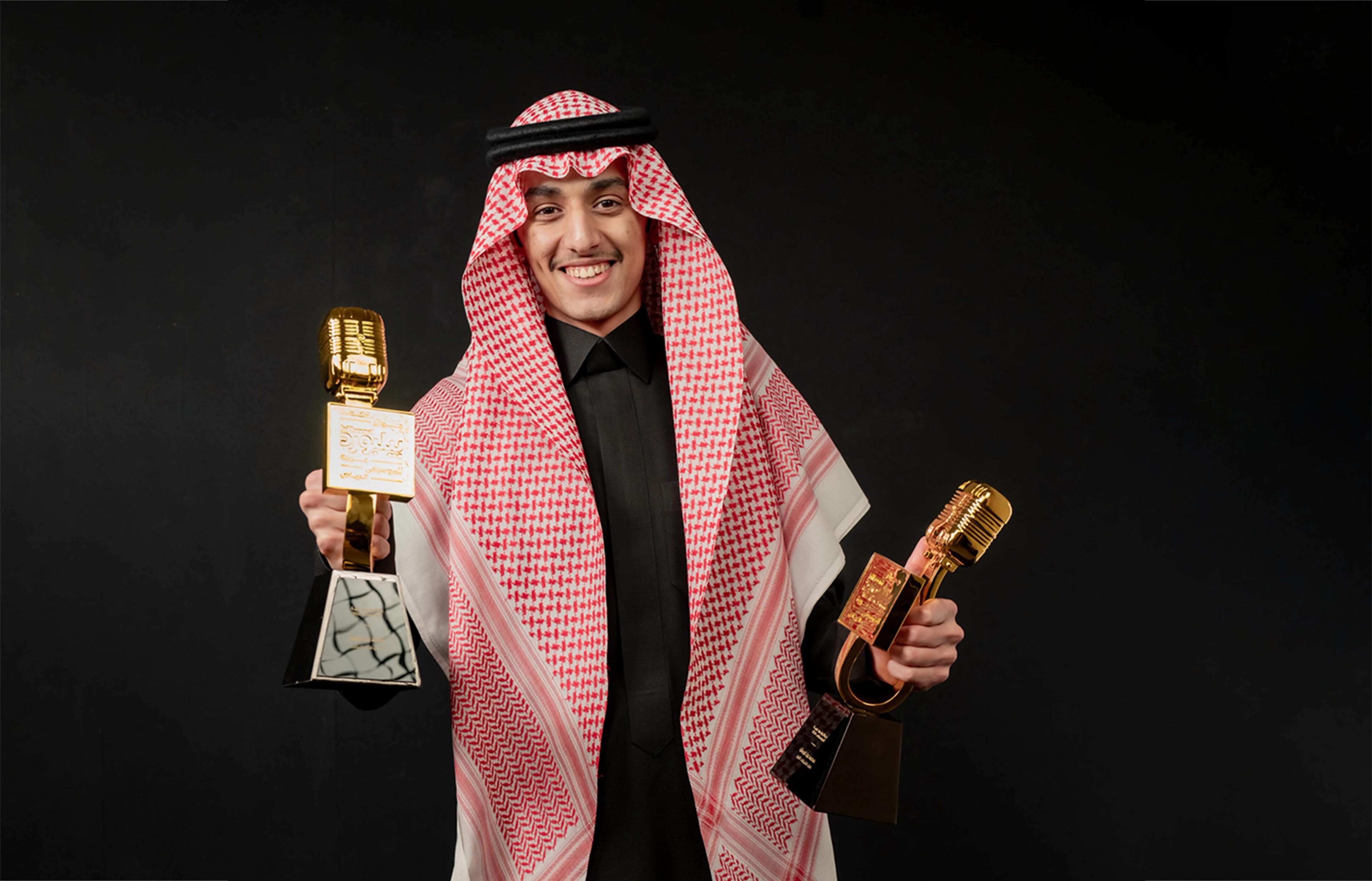 محمد بن غرمان يفوز بجائزة فنان الشيلات الأول!