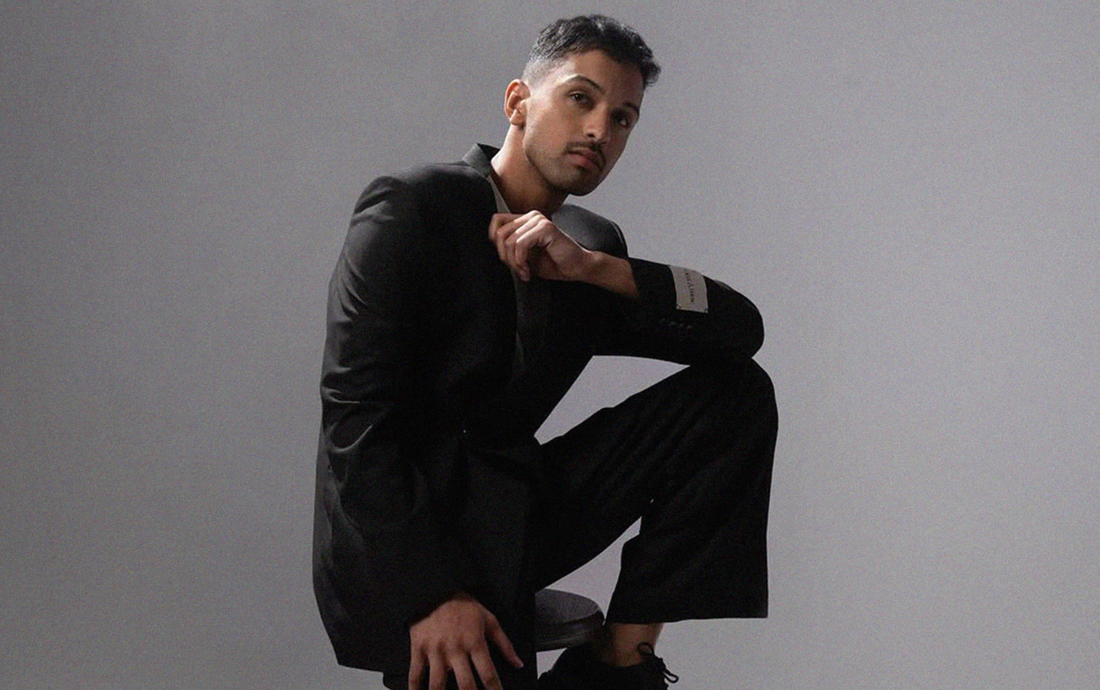 سلطان المرشد يُحضّر لألبومه الأول: تعاونات لافتة وأغانٍ مشبعة بالإحساس