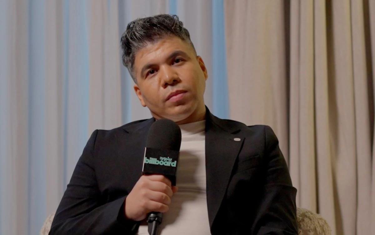 عمر كمال لبيلبورد عربية عن جدل ألبومه الجديد: "أنا من مدرسة محمد فؤاد"