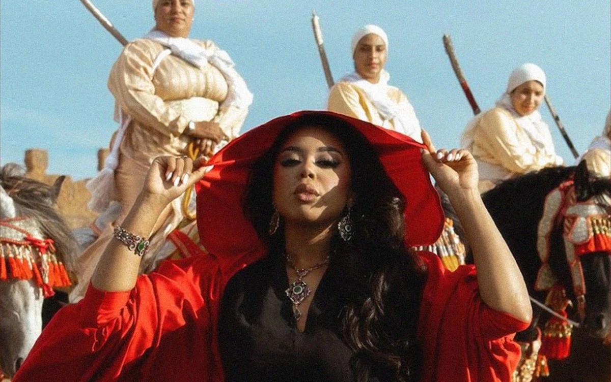 بيلبورد عربية ترافق جيلان في كواليس أولى حفلاتها في أغادير بمهرجان تيميتار