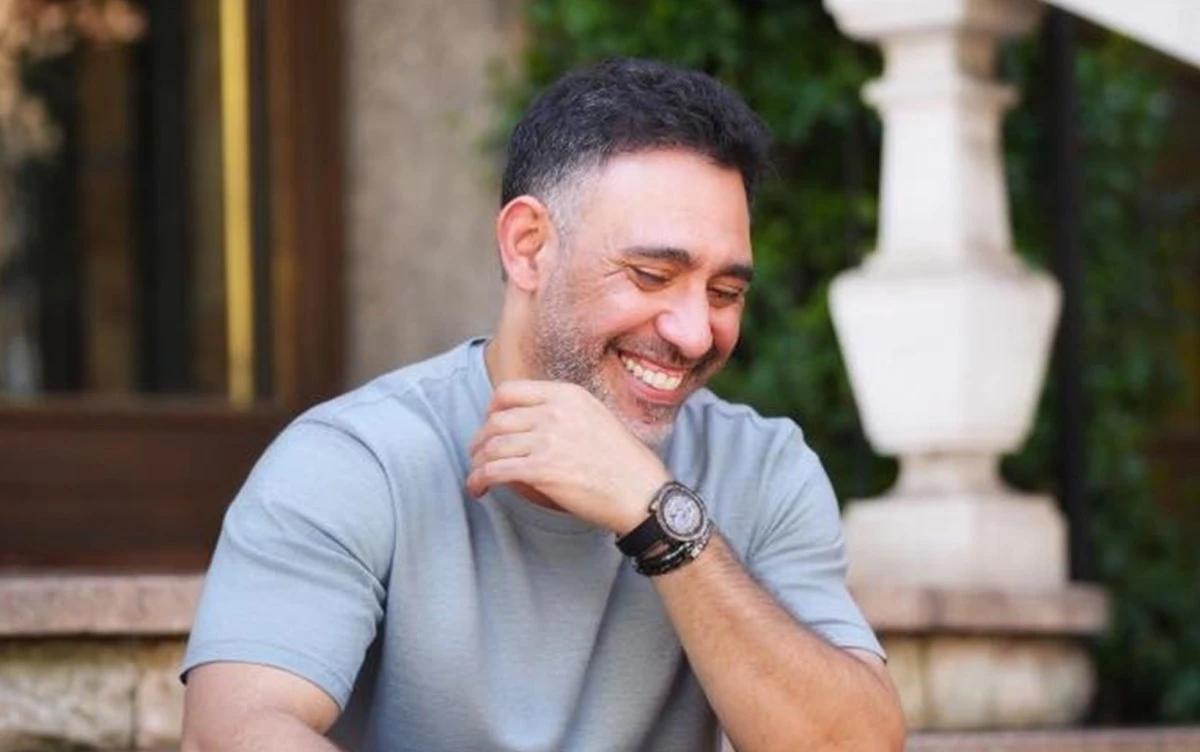 5  ساعات مع عمرو مصطفى: كيف يُلحن؟ وعلاقته بالذكاء الاصطناعي وعودته للعمل مع عمرو دياب