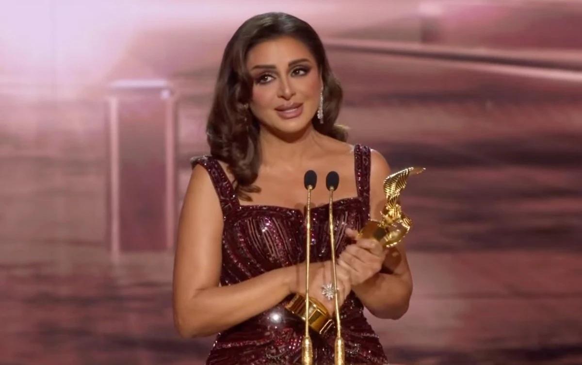 أنغام تفوز بجائزة الفنانة المفضلة في جوي أواردز 2026