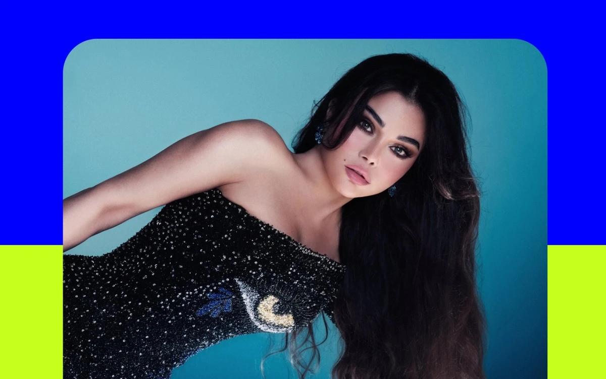 كيف تحوّل تاتو هيفاء وهبي الشهير إلى فستان لافت بتصميم «العين»؟