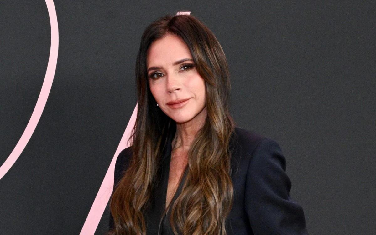 بعد 23 سنة… فيكتوريا بيكهام تتصدر iTunes للمرة الأولى، لكن ما السبب؟