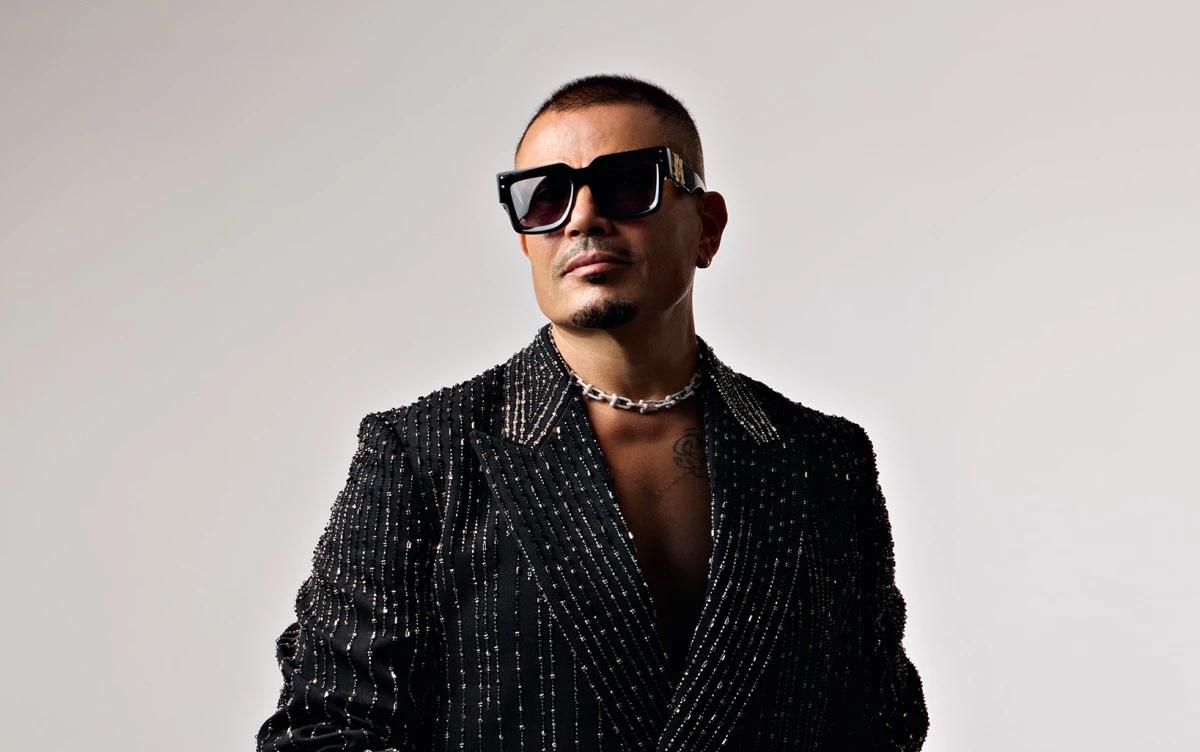 عمرو دياب أول فنان يحقق 3 مليارات استماع على أنغامي