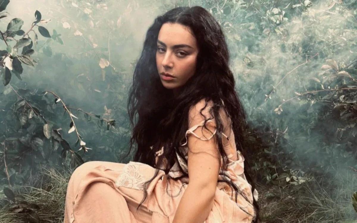 إصدارات جديدة من تشارلي إكس سي إكس وآخرين في دليل Billboard الأسبوعي