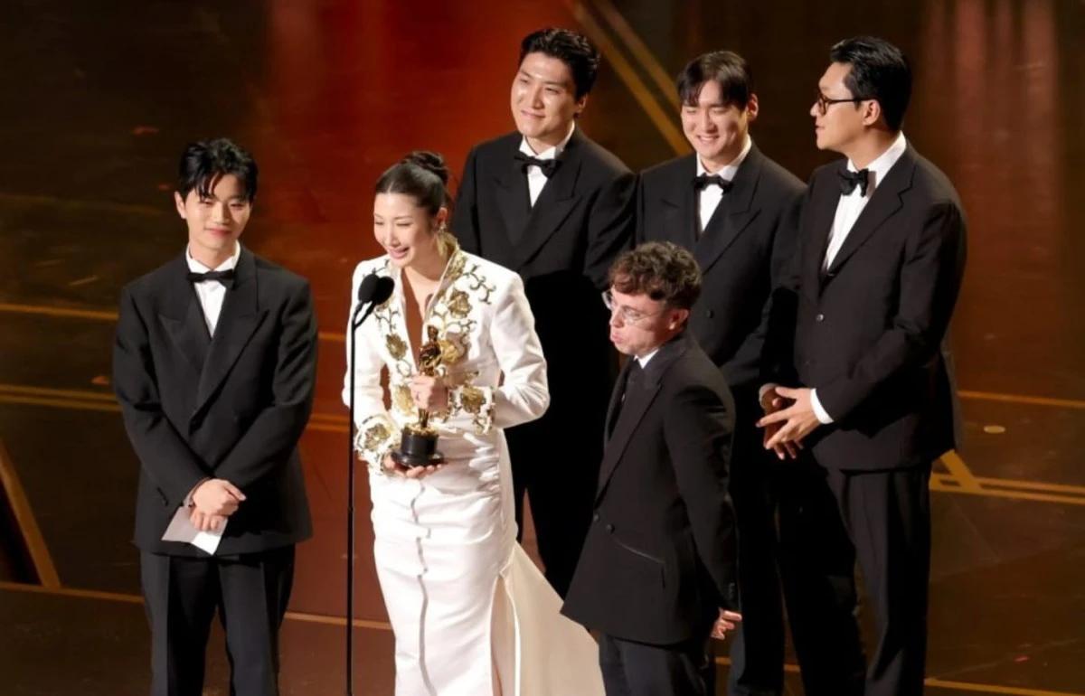 أغنية “Golden” من فيلم KPop Demon Hunters تفوز بأوسكار أفضل أغنية أصلية