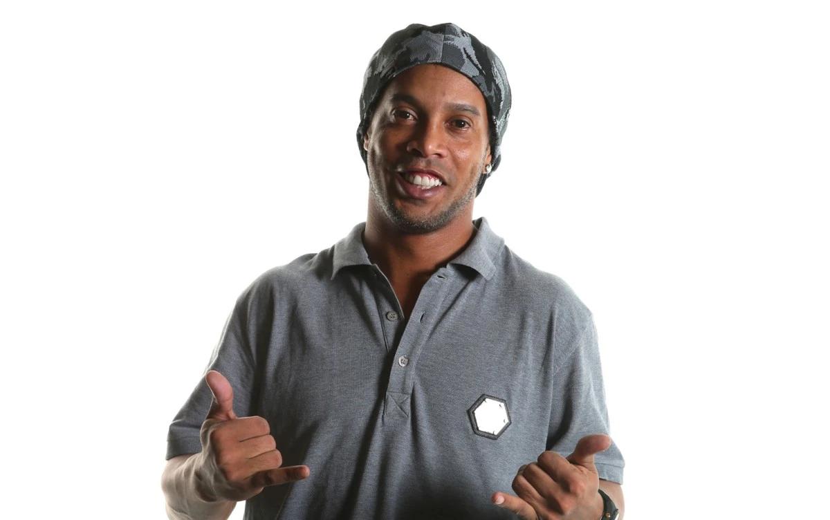 رونالدينيو يطلق شركة تسجيلات موسيقية ويبدأ بألبوم مستوحى من كأس العالم