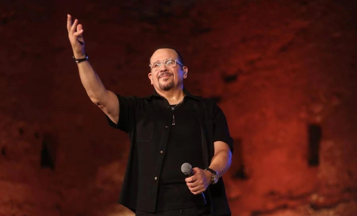 هشام عباس بين ليلتين في القاهرة وأبوظبي خلال 24 ساعة