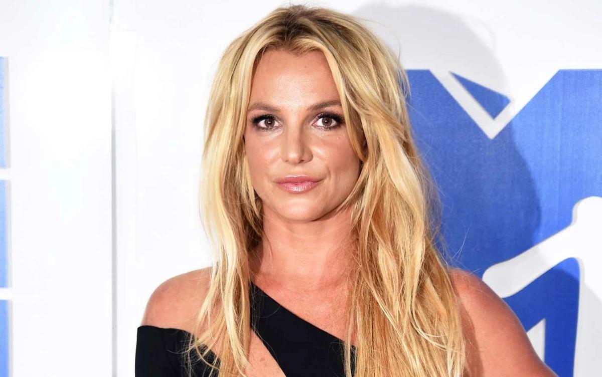 بريتني سبيرز تفاجئ الجميع بدخولها مركزًا علاجيًا طوعًا