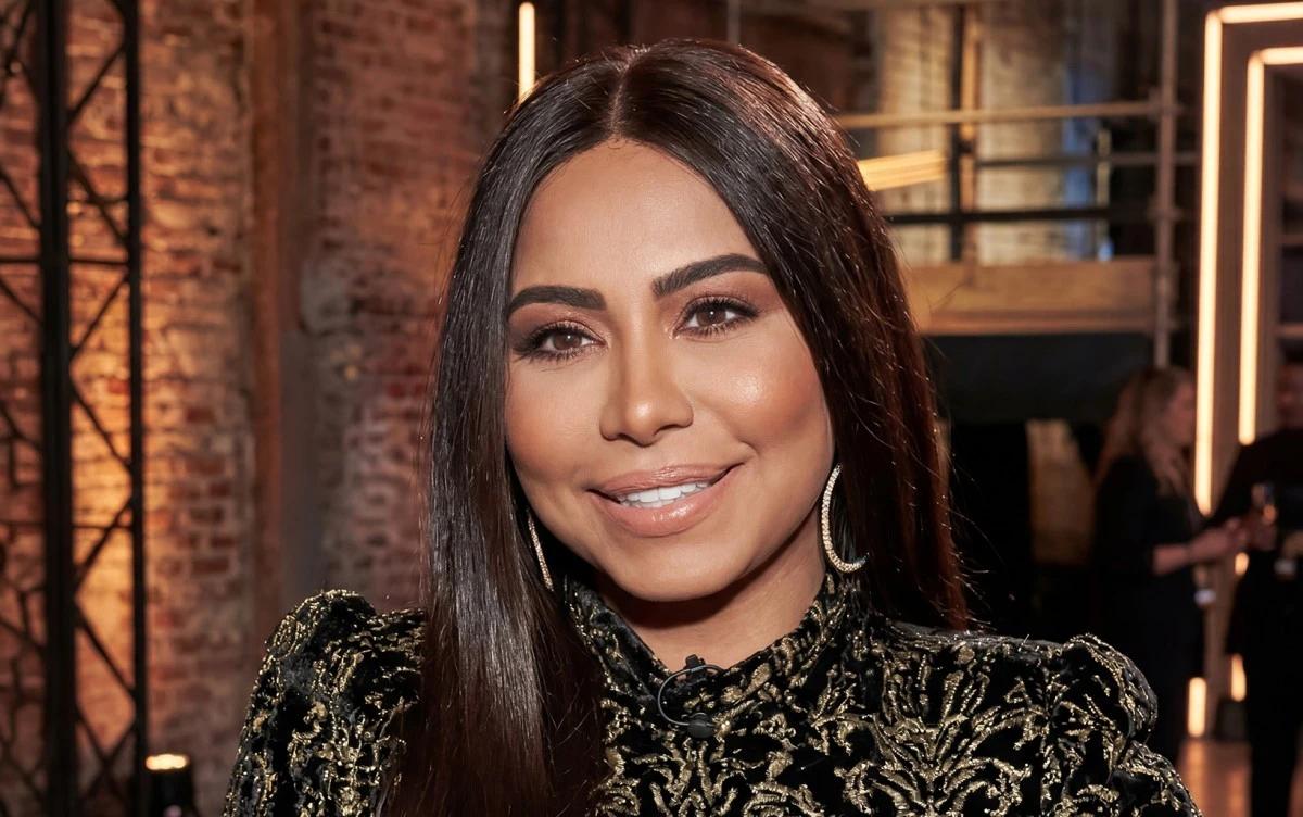 شيرين عبدالوهاب تروي رحلة العلاج والعودة من داخل الاستوديو
