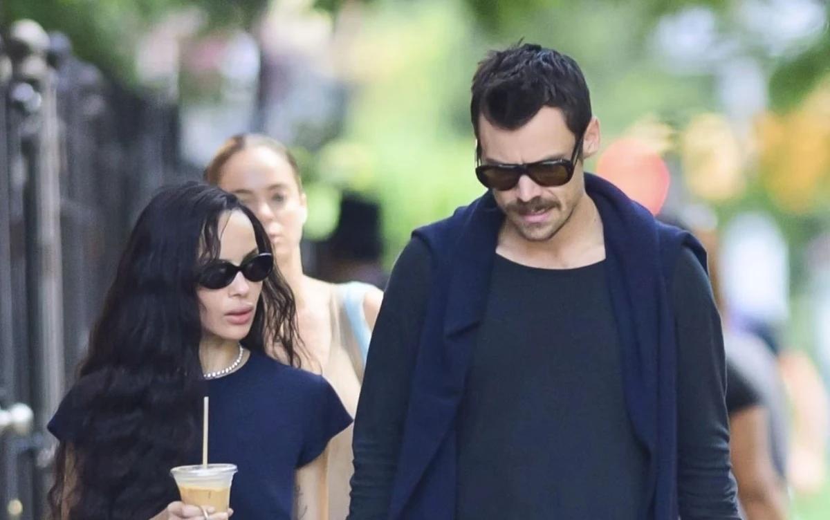 هاري ستايلز وزوي كرافيتز مخطوبان بعد أشهر من ارتباطهما