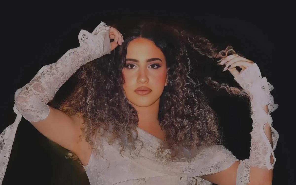 دنيا وائل تكشف جانبًا جديدًا في "فيك حاجة"