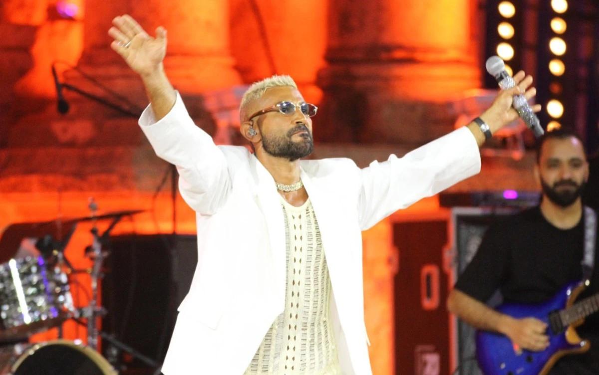 أحمد سعد بين «وسع وسع» ووجع الأغنية الحزينة