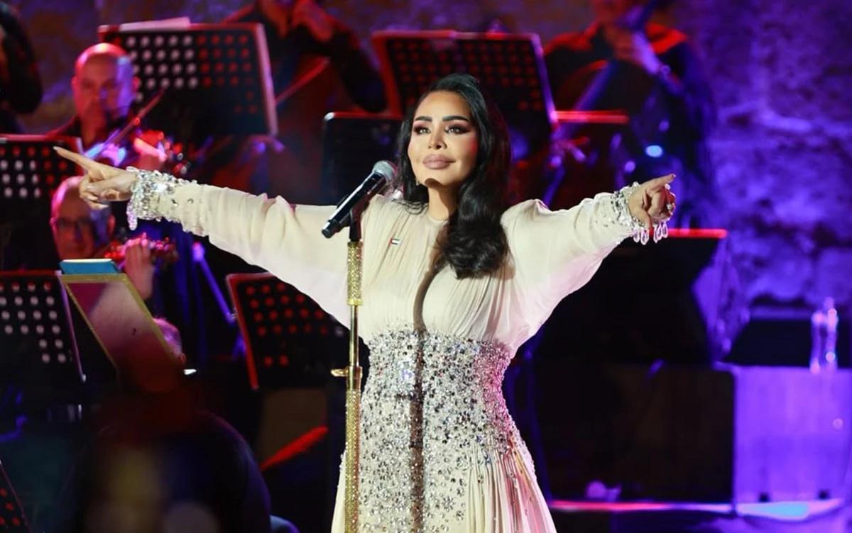الفنانة أحلام على مسرح مهرجان قرطاج