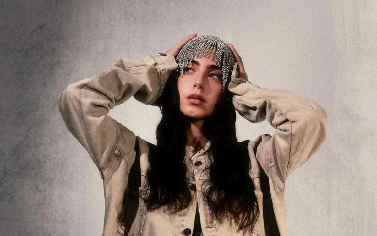 ملك تكشف لبيلبورد عربية كواليس أغاني فيلم "السلم والتعبان/ لعب عيال"