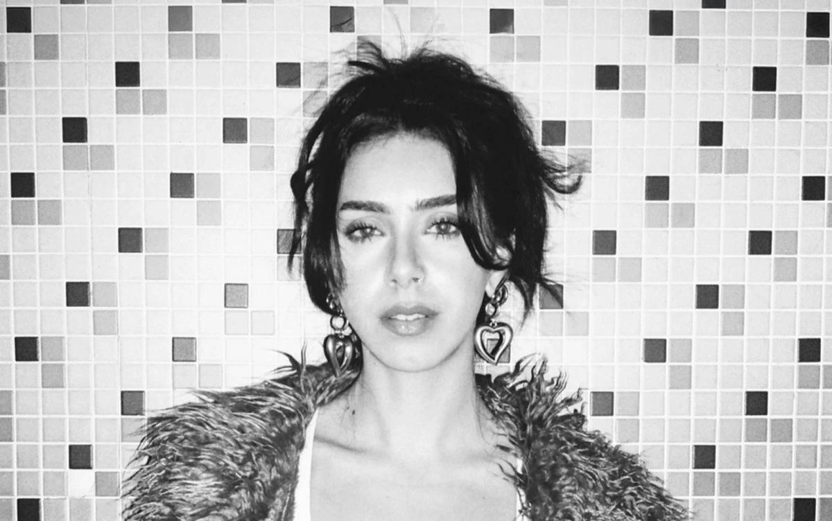 ملك تكشف لبيلبورد عربية كواليس أغاني فيلم "السلم والثعبان: لعب عيال"