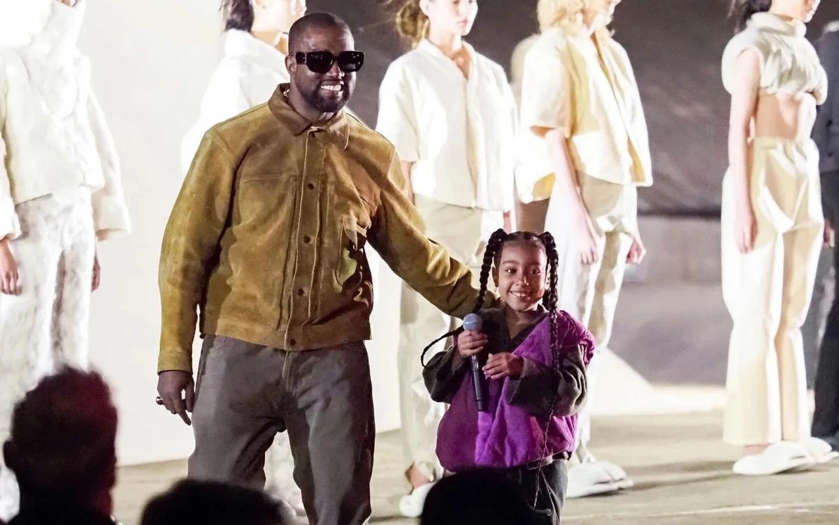 نورث ويست تستعرض موسيقى جديدة مع عينة من أغاني والدها