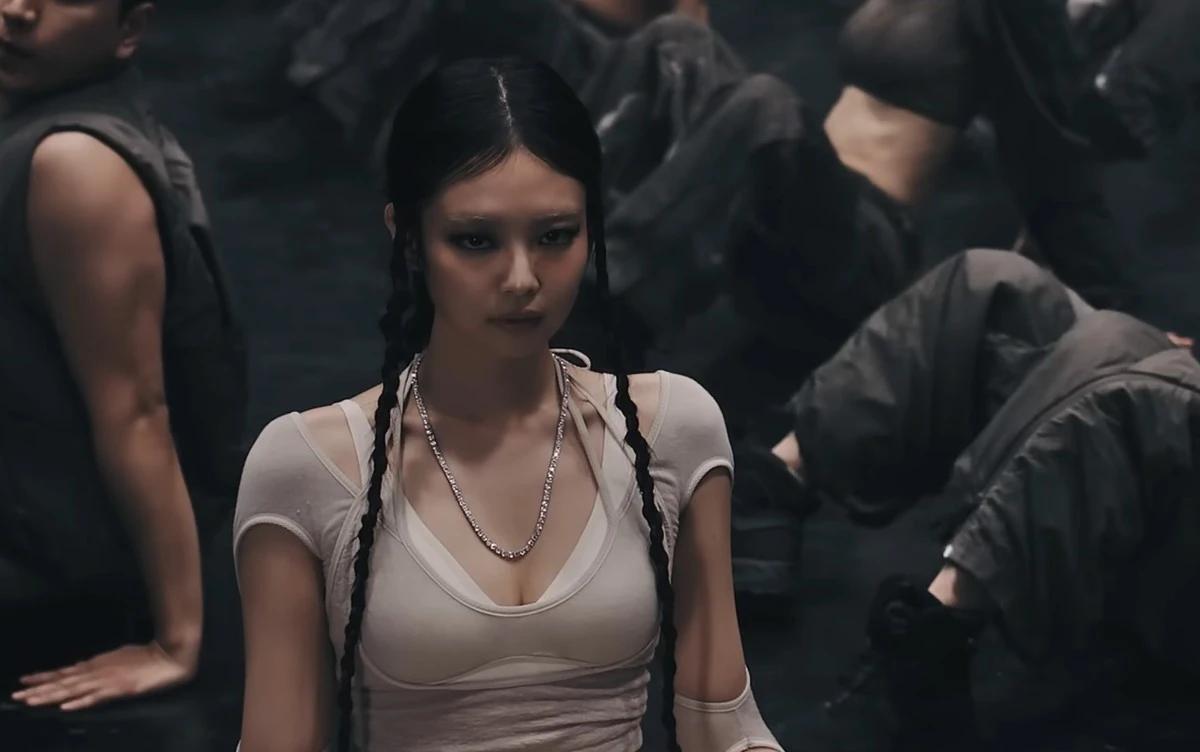 جيني تقدم أول حفل منفرد لها في الصين وسط حضور كامل العدد