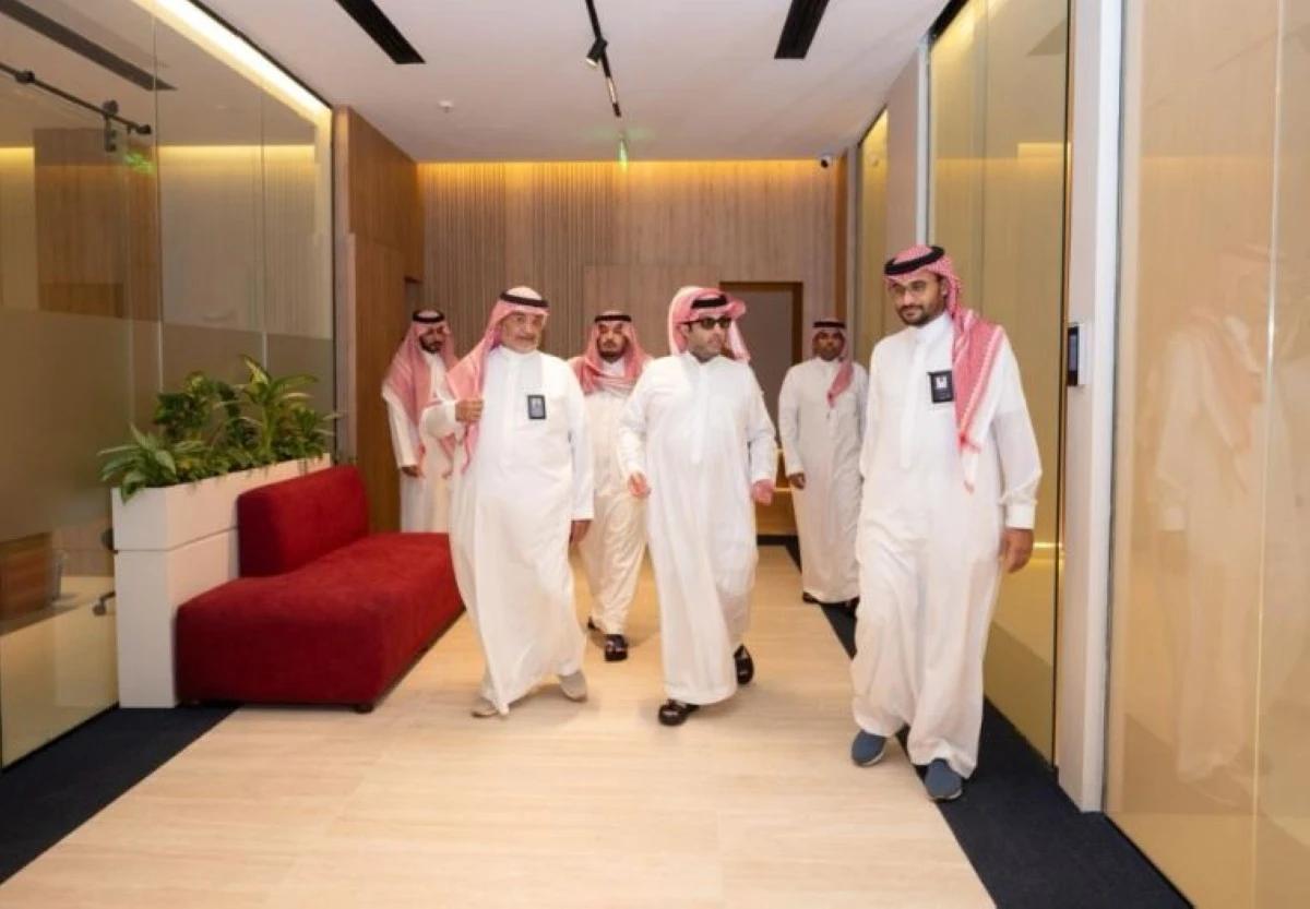 معالي المستشار تركي آل الشيخ يفتتح مقر بنش مارك الجديد في جدة.. ويشيد بمسرح عبادي الجوهر أرينا